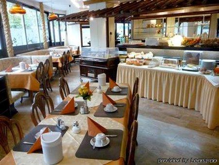 Hotel Europa Жак Офенбах Екстериор снимка