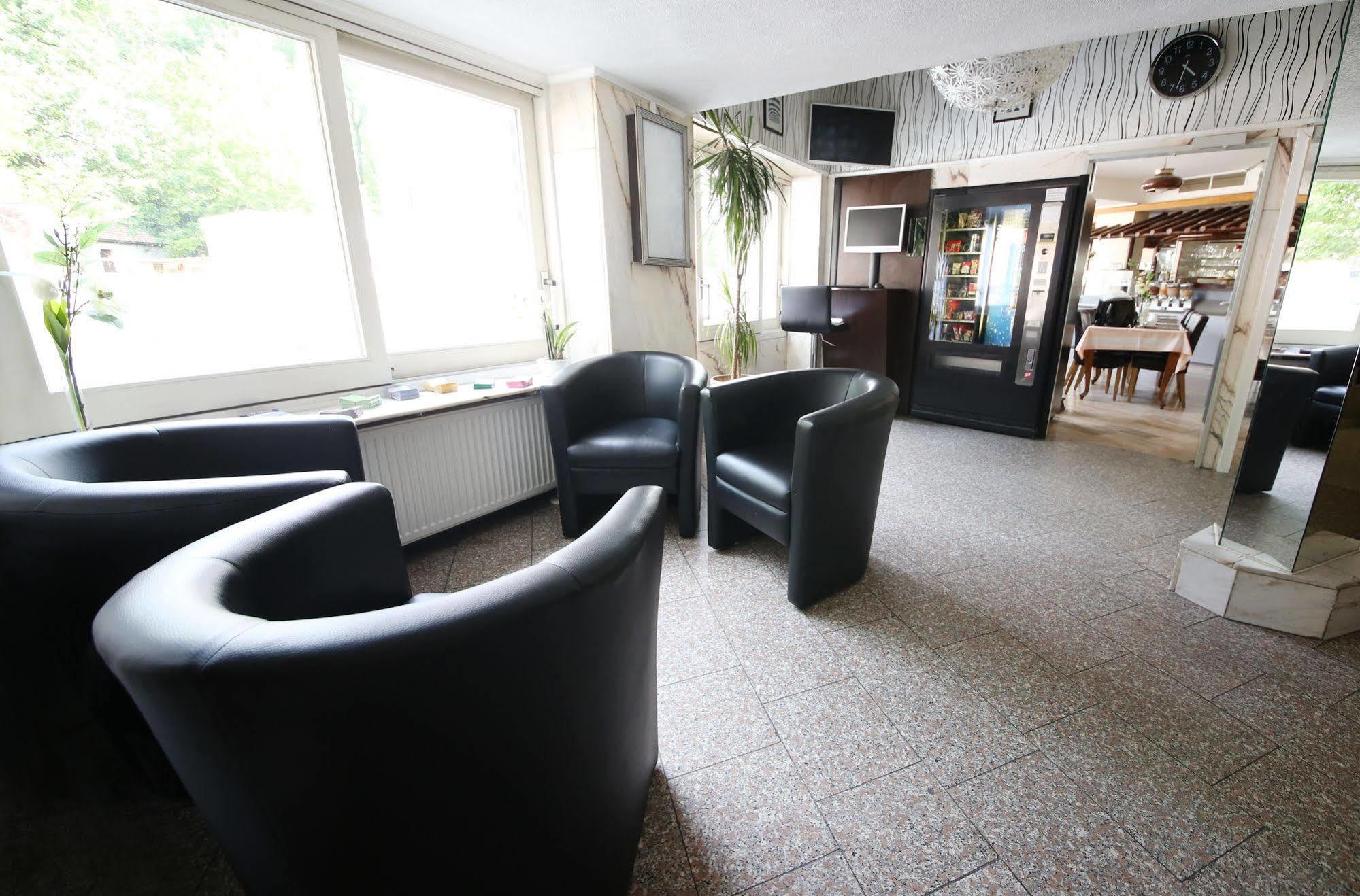 Hotel Europa Жак Офенбах Екстериор снимка